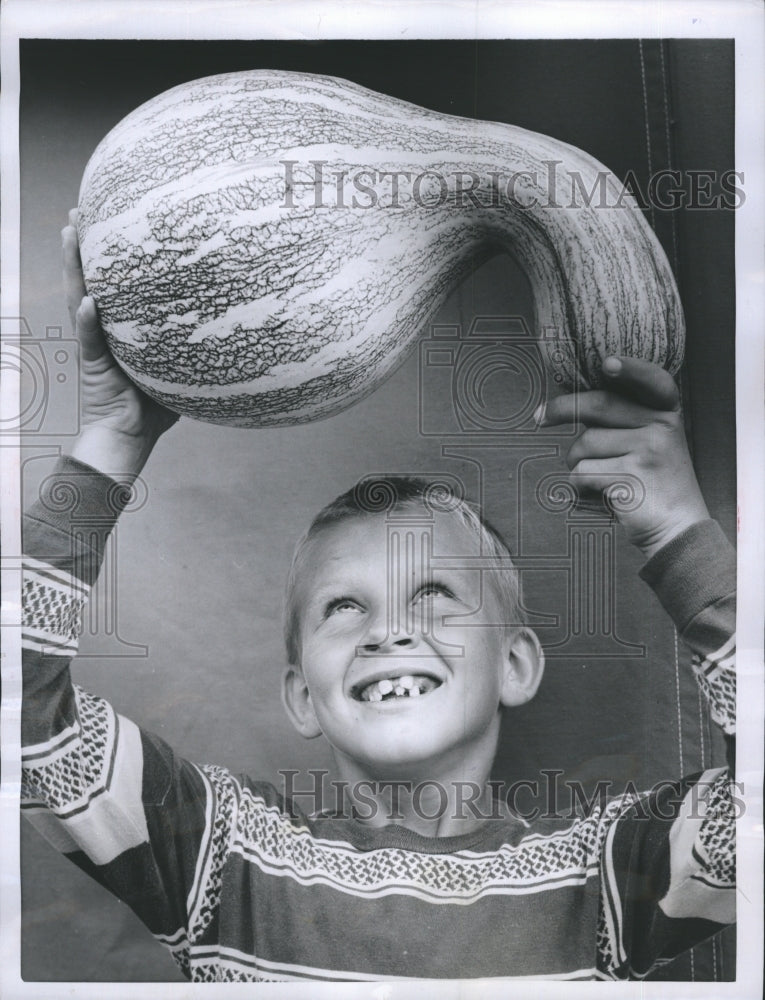 1955 Billy Labar Exhibits Giant Cushaw Squash Brainarda State Fair - Historic Images