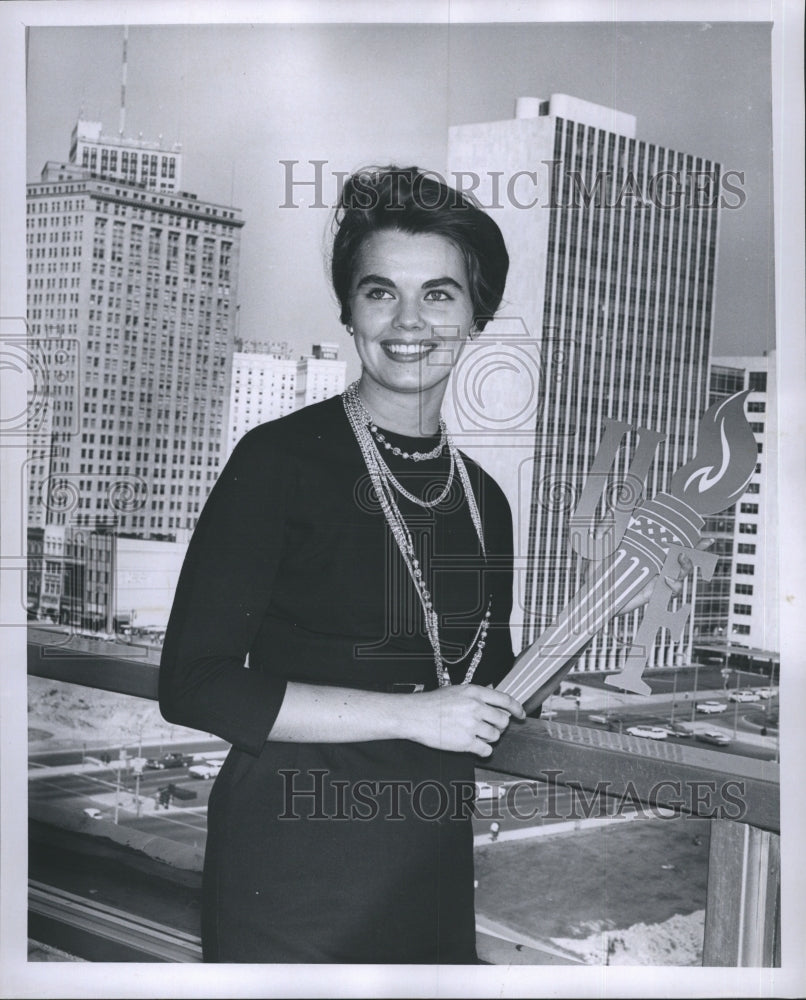 1960 Maggie Wilson "Miss Torchy" - Historic Images