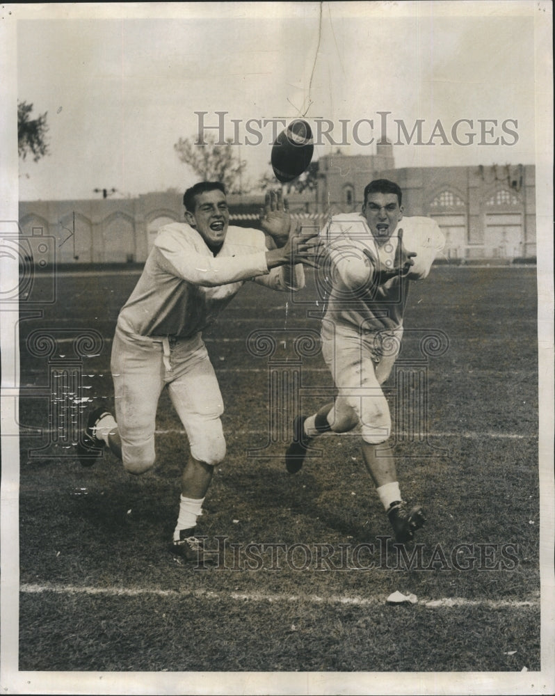 1959 Chuck Logan gets ready for title game - Historic Images