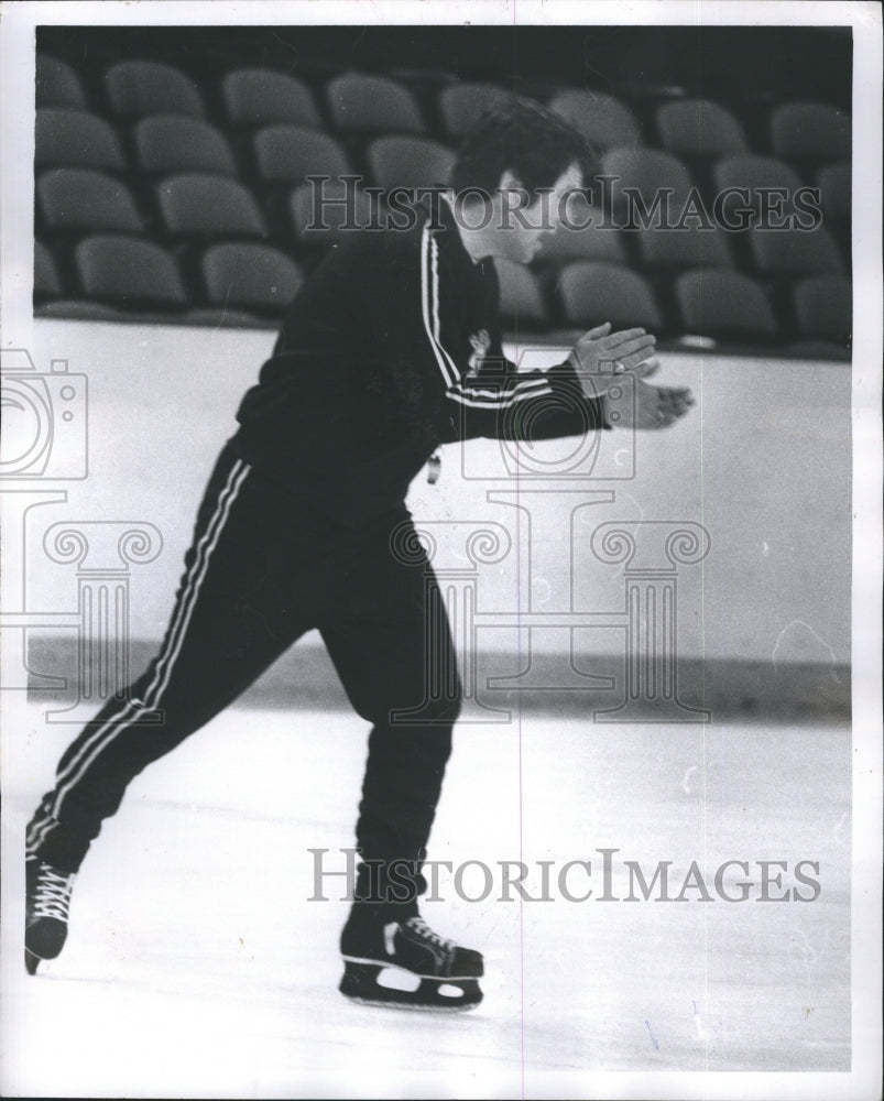 1980 Harry Sinden Boston Bruins Coach.  - Historic Images