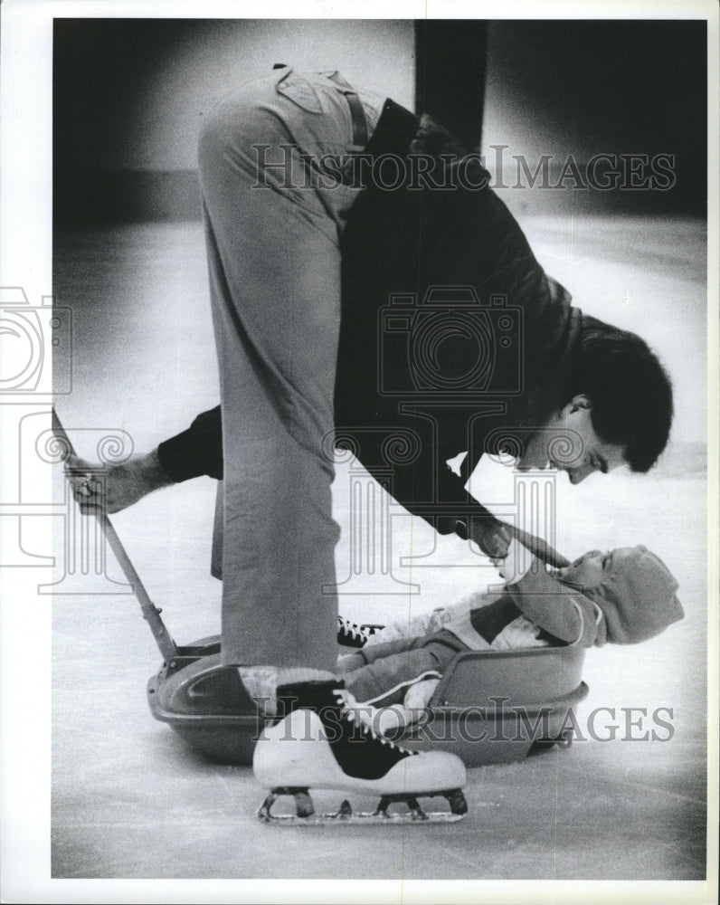 1984 Boston Bruins Goalie Pete Peeters Daughter Chelsea  - Historic Images