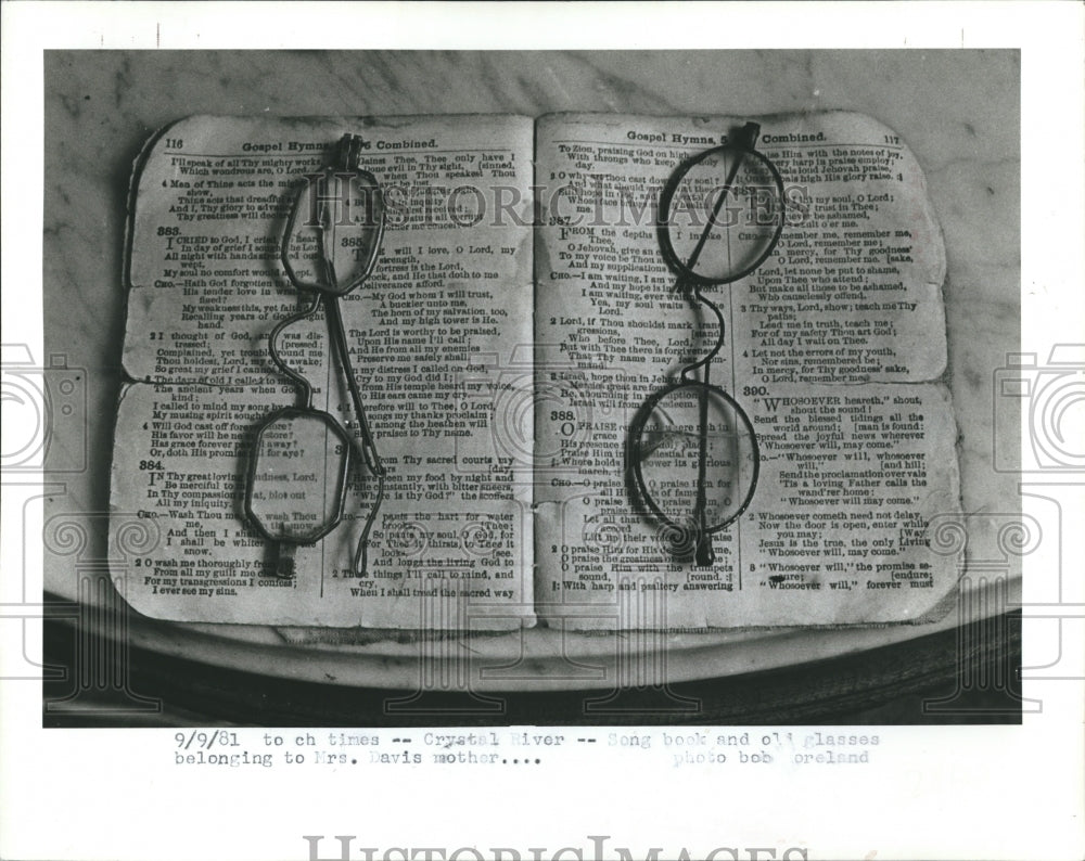 1981 Bible And Glasses Owned By The Mother Of Musician Otzie Davis - Historic Images