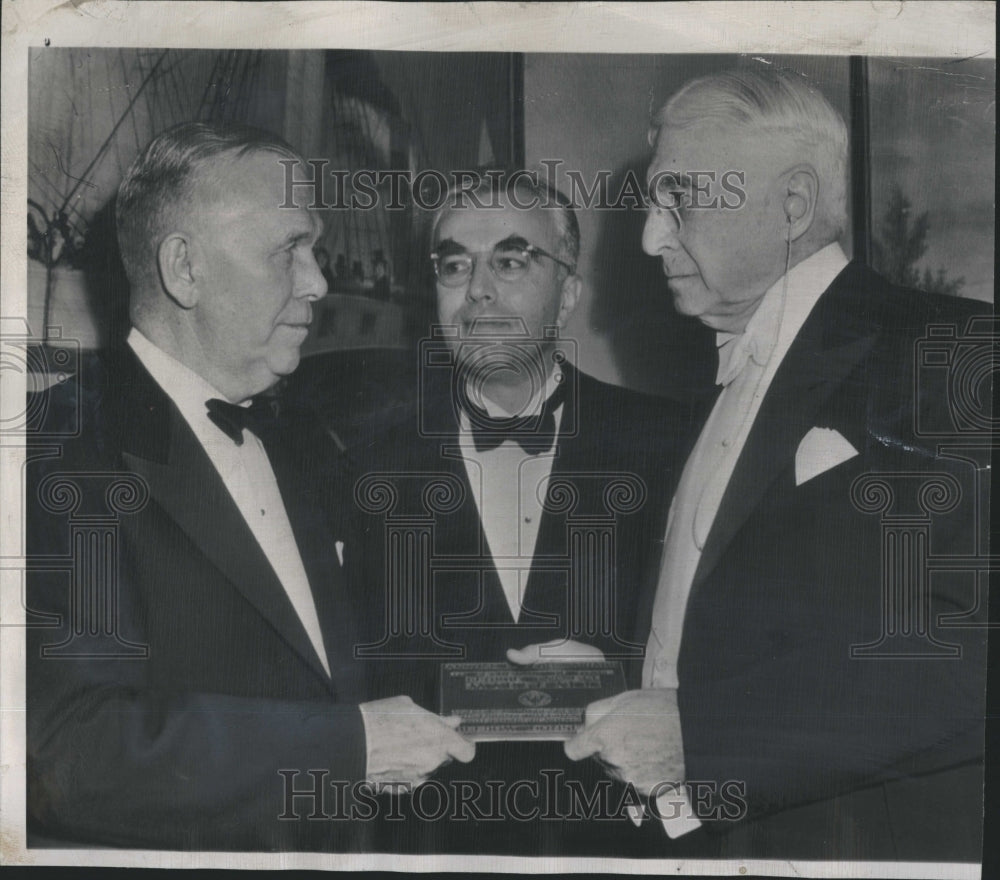 1947 Secy. of St. George C. Marshall receives Freedom award - Historic Images