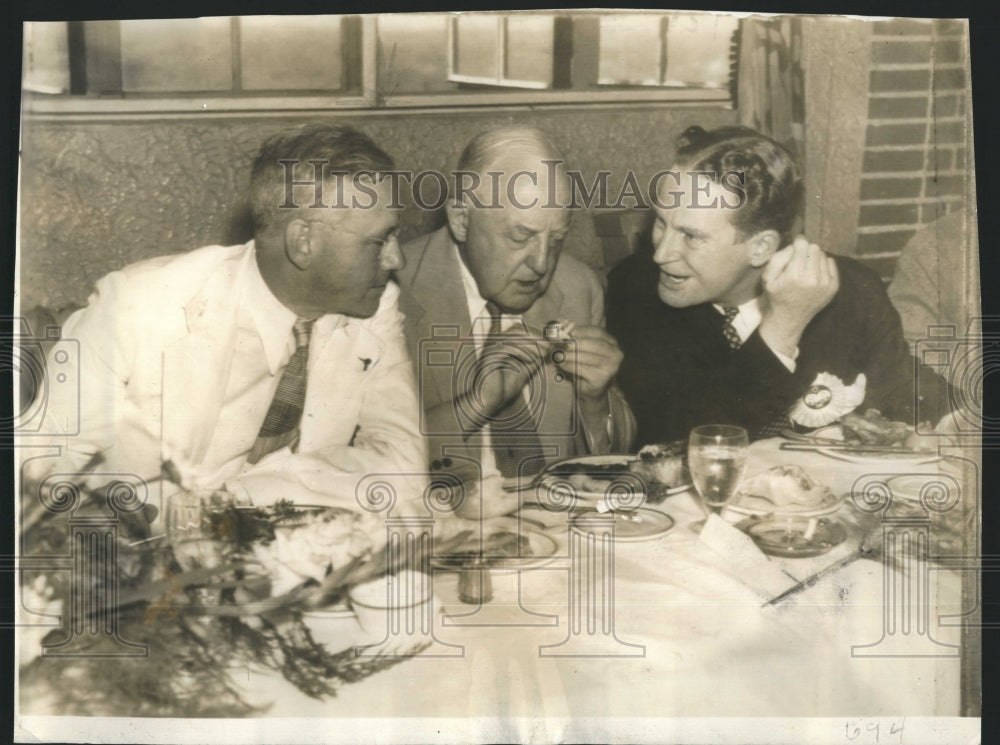 1936 Gov. Landon, Bertrand Snell and John Hamilton eating lunch - Historic Images