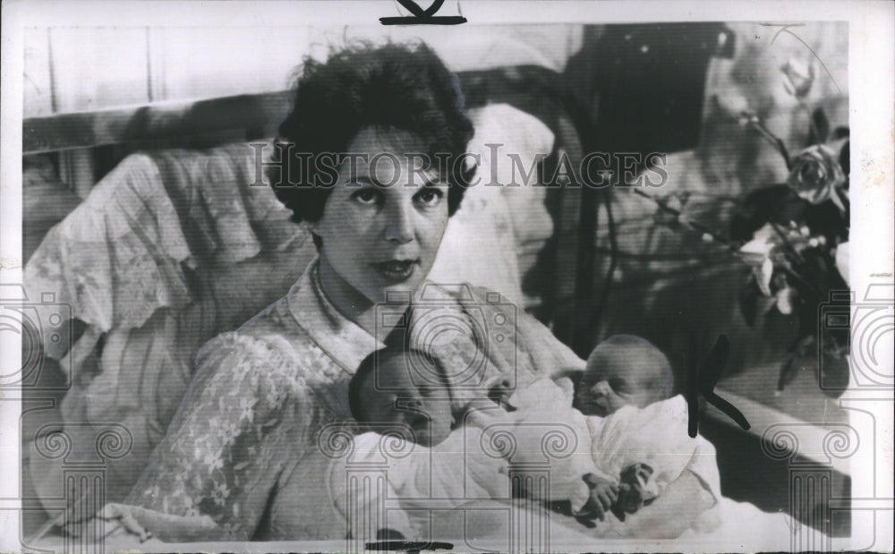 1963 Princess Maria Pia of Yugoslavia with her second set of twins - Historic Images