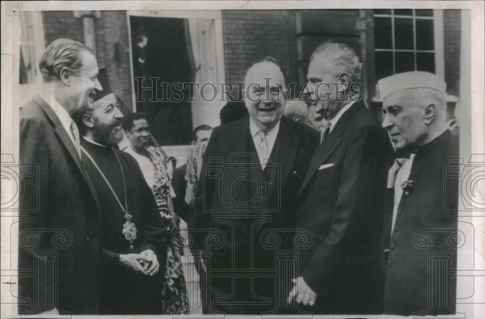 1962 Duncan Sandys,Archbishop Makarios, Robert Manzies,John - Historic Images