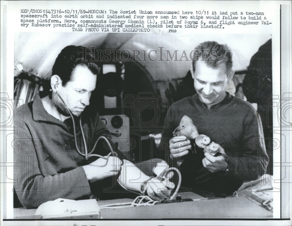 1969 Soviet cosmonauts Gregory Shonin and Valery Kubasov  - Historic Images