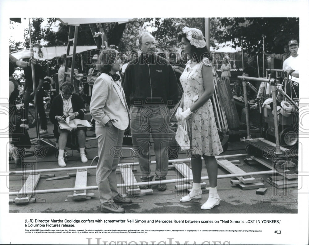 1993 Martha Coolidge Directs Mercedes Ruehl In Movie Lost In Yonkers - Historic Images