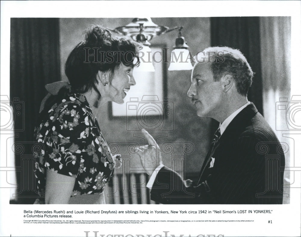 1993 Actress Mercedes Ruehl Richard Dreyfuss Lost Yonkers Movie - Historic Images