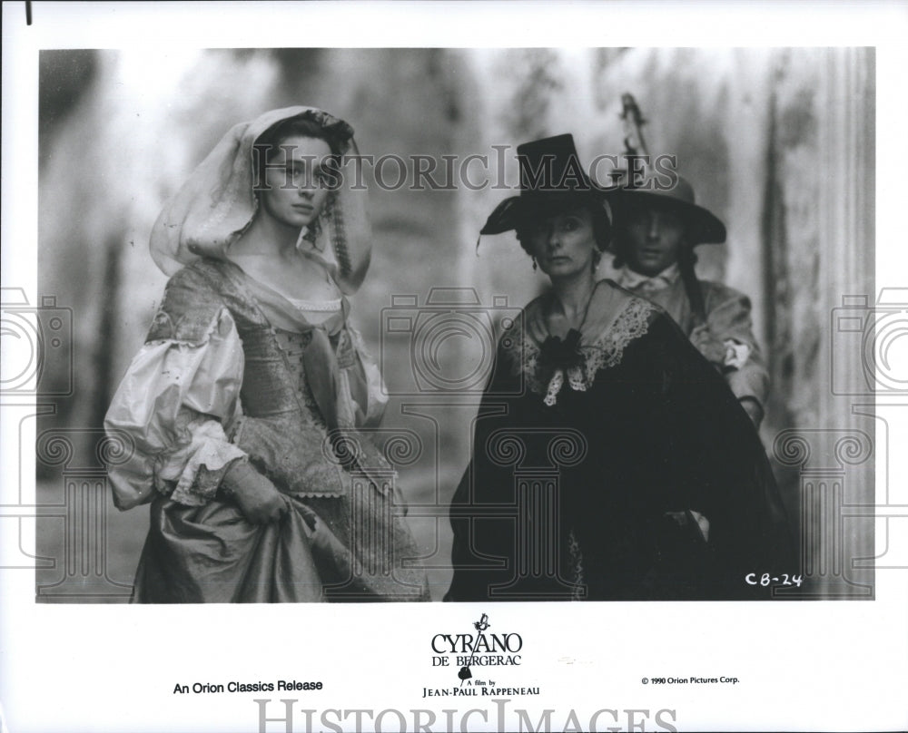 1990 Press Photo Scene From Orion Pictures Film &quot;Cyrano De Bergerac&quot; - Historic Images