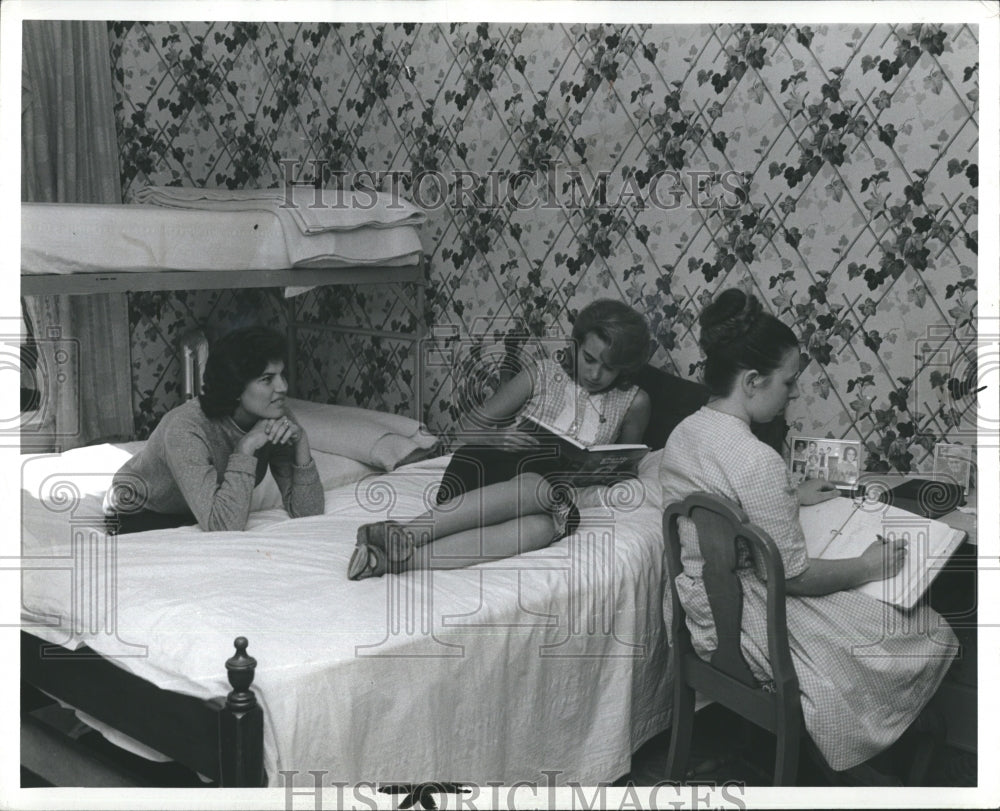 1966 Women&#39;s Job Corp Dorm Residents  - Historic Images