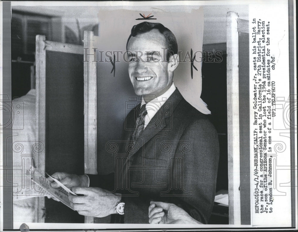 1969 Barry Goldwater, Jr. casts his ballot in the race for a - Historic Images