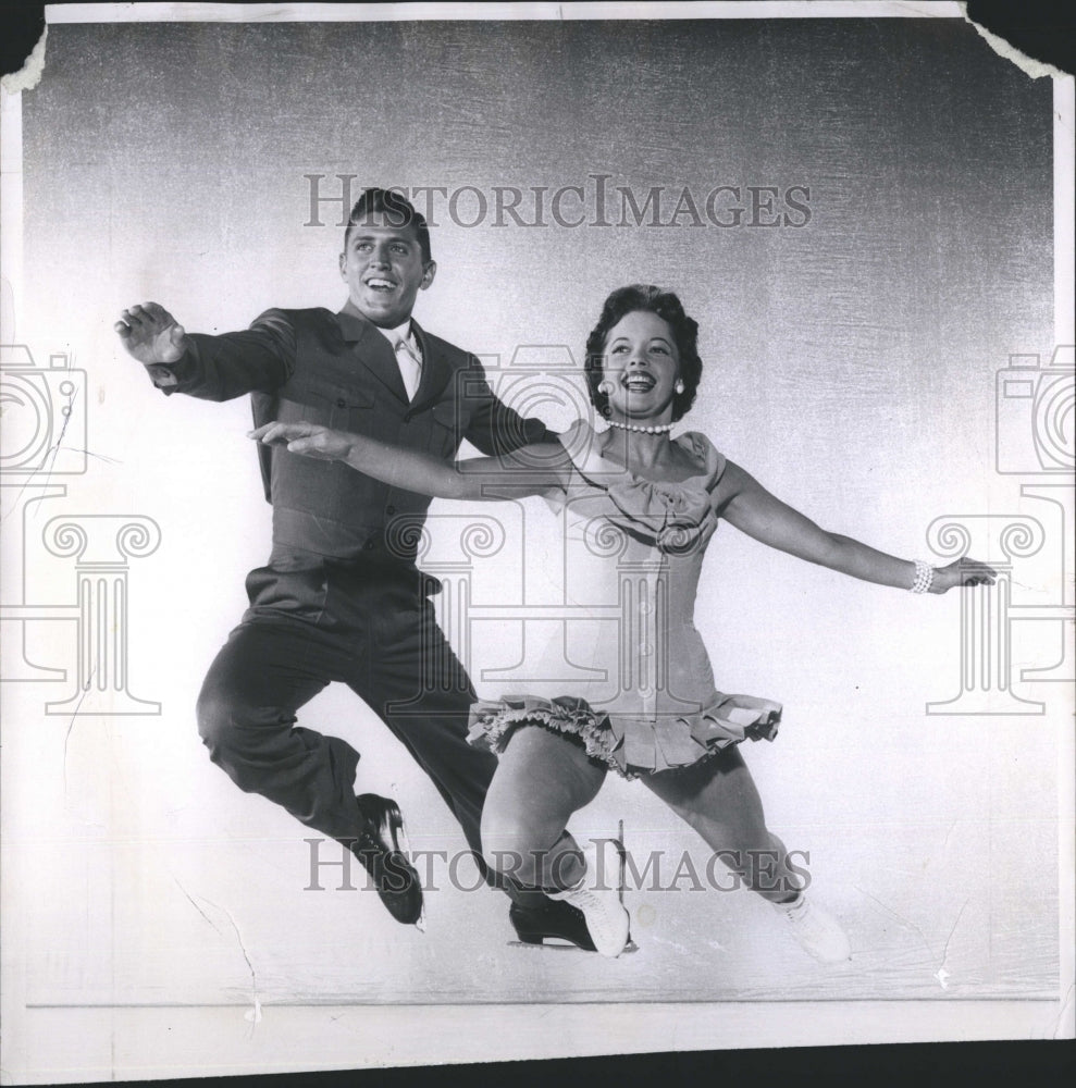 1960 Figure Skaters Richard Dwyer &amp; Lesley Goodwin &quot;Ice Follies&quot; - Historic Images