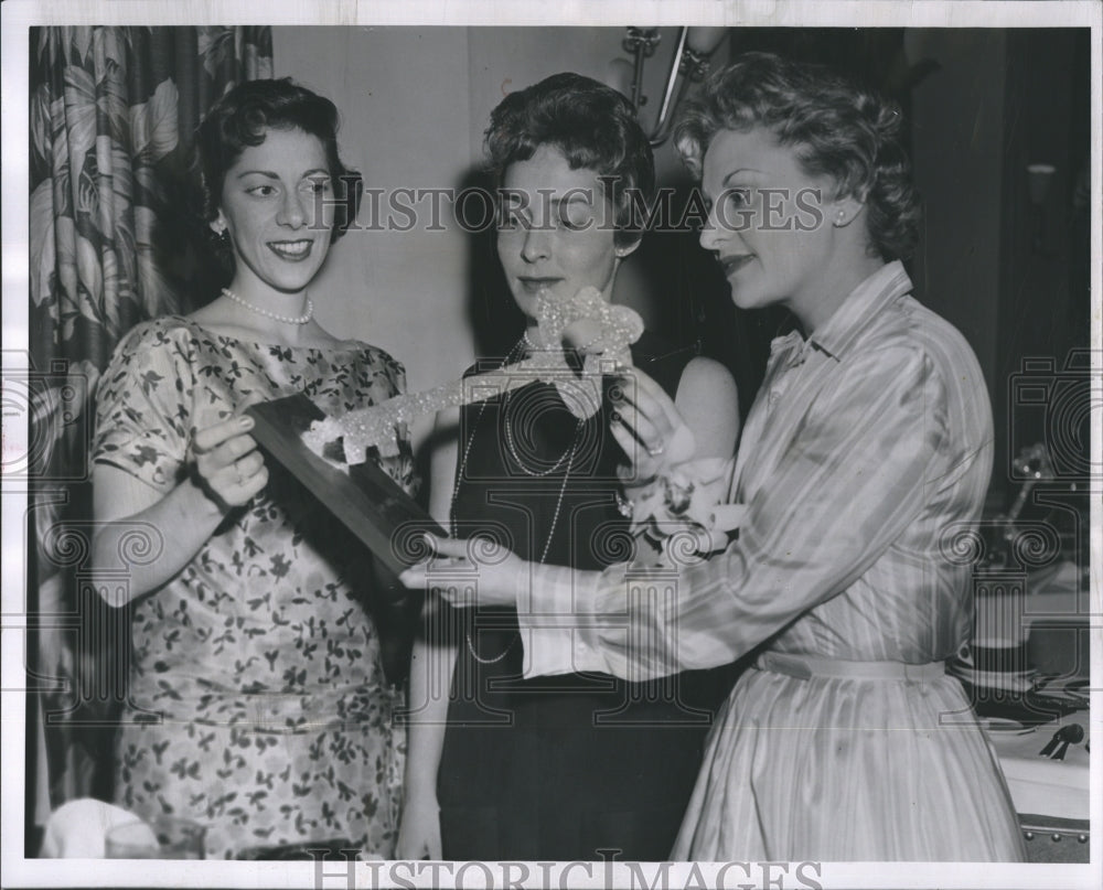 1958 &quot;The Night of the Gold Key&quot; fundraiser for Camp Henry - Historic Images