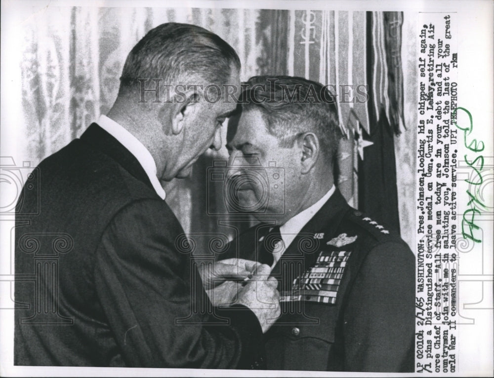 1965 President Johnson pinning medal on Gen. Curtis E. LeMay - Historic Images