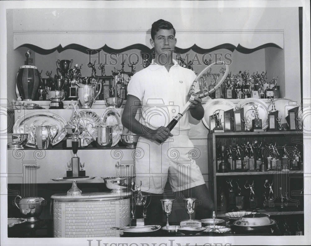 1963 16-year-old tennis champion Billy Harris with trophies - Historic Images