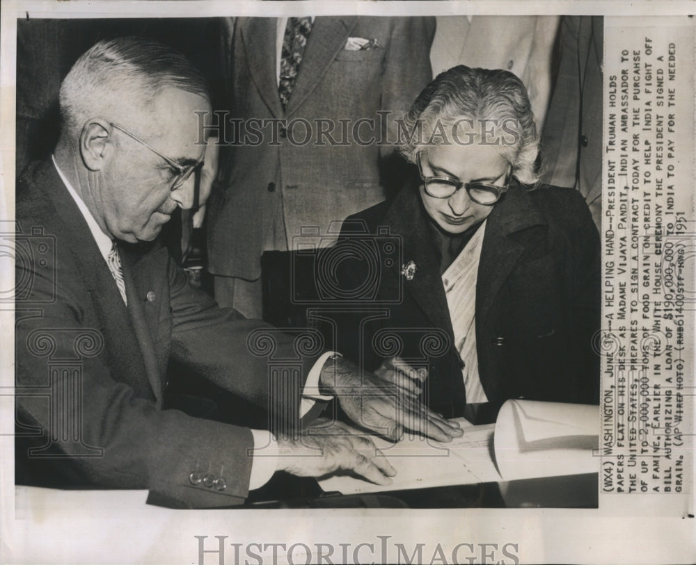 1951 US Pres Truman w/ Indian amb Vijaya Pandit at the White House - Historic Images