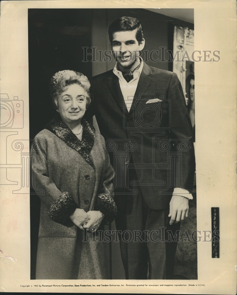 1963 Actress Molly Picon Tony Bill Movie Come Blow Your Horn - Historic Images