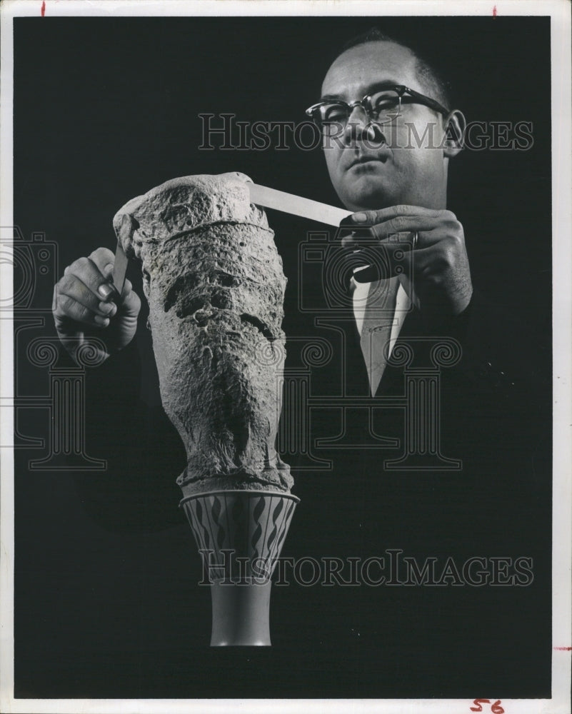 1963 Bill Perry performs a phenolic foaming resin demonstration - Historic Images