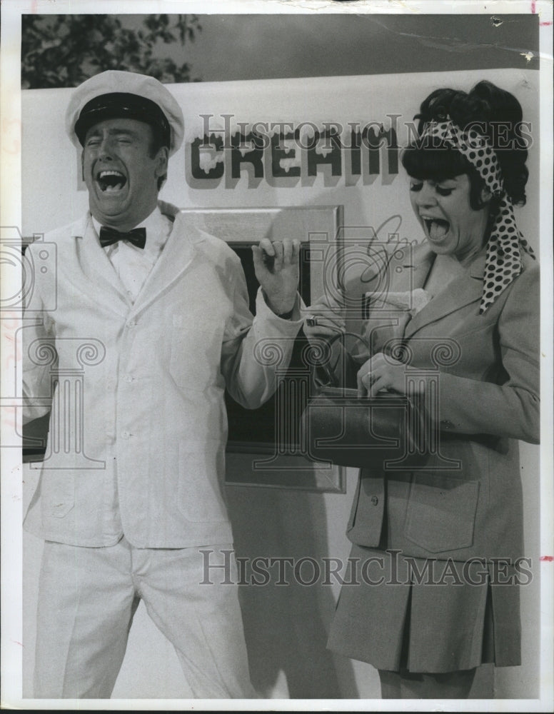 1969 Dick Martin Jo Anne Worley Rowan and Martin's Laugh - Historic Images