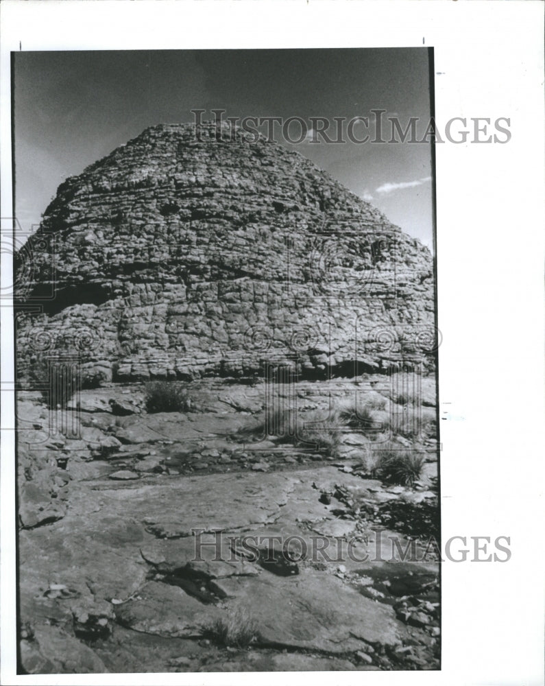 1992 Beehive Rock Formation Australia - Historic Images