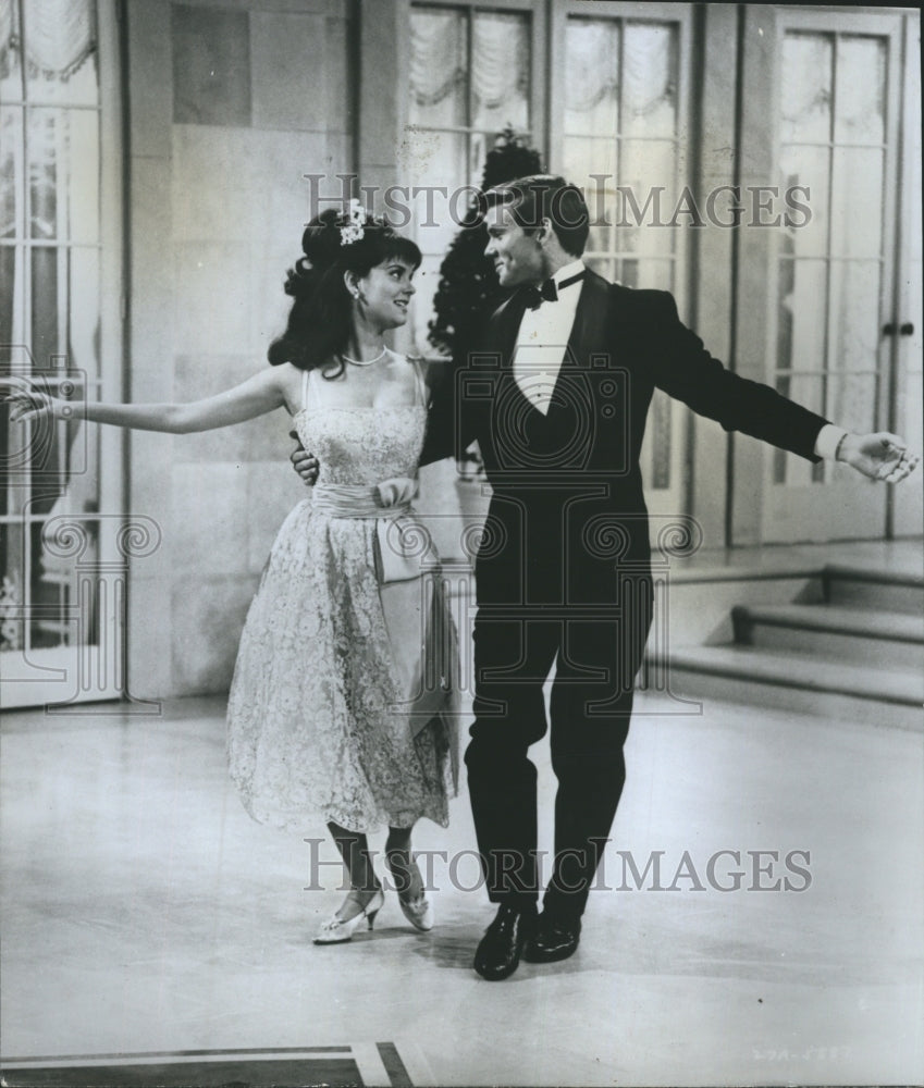 1968 Lesley Ann Warren & John Davidson in "The Happiest Millionaire" - Historic Images