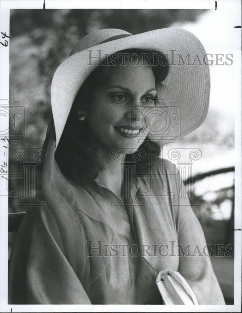 1977 Actress Lesley Ann Warren in "19 Park Avenue" NBC TV Movie - Historic Images