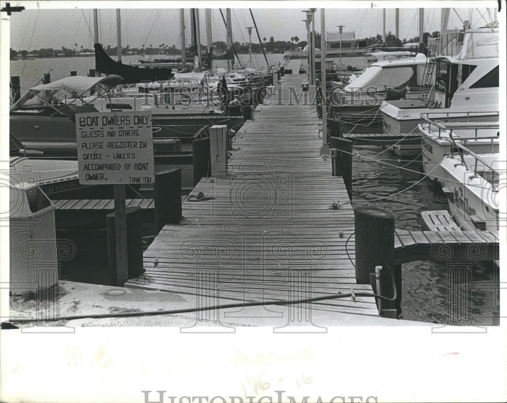 1979 City Commissioners want live-aboard boats banned  from city - Historic Images