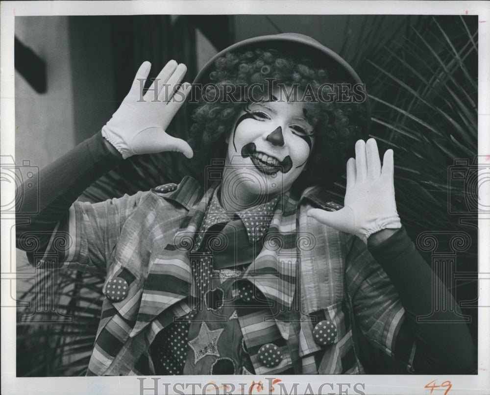 1975 Chris Davidson in his clown costume ready to perform - Historic Images