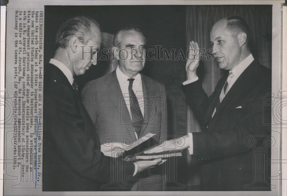 1963 William True Davis Jr taking oath as Ambassador to Switzerland - Historic Images