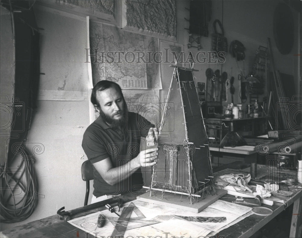 1983 Artist Robert Calvo at work  - Historic Images