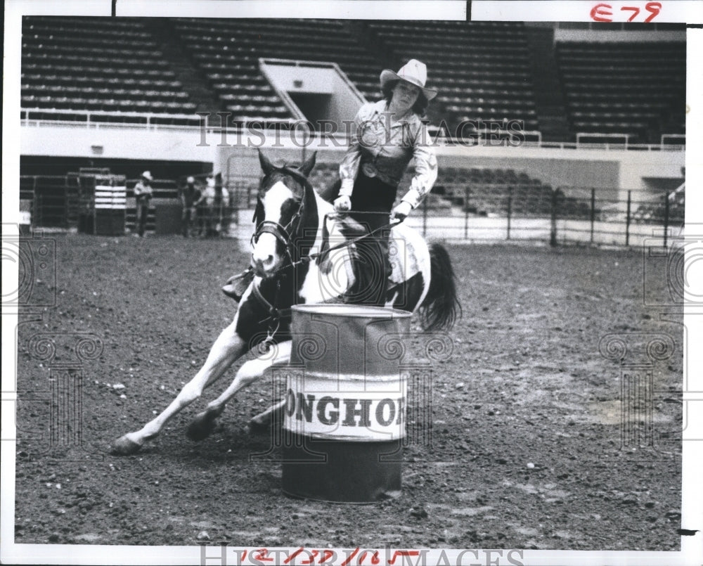 1982 Barrel Racer Cheryl Ratchford in Lakeland Civic Center - Historic Images