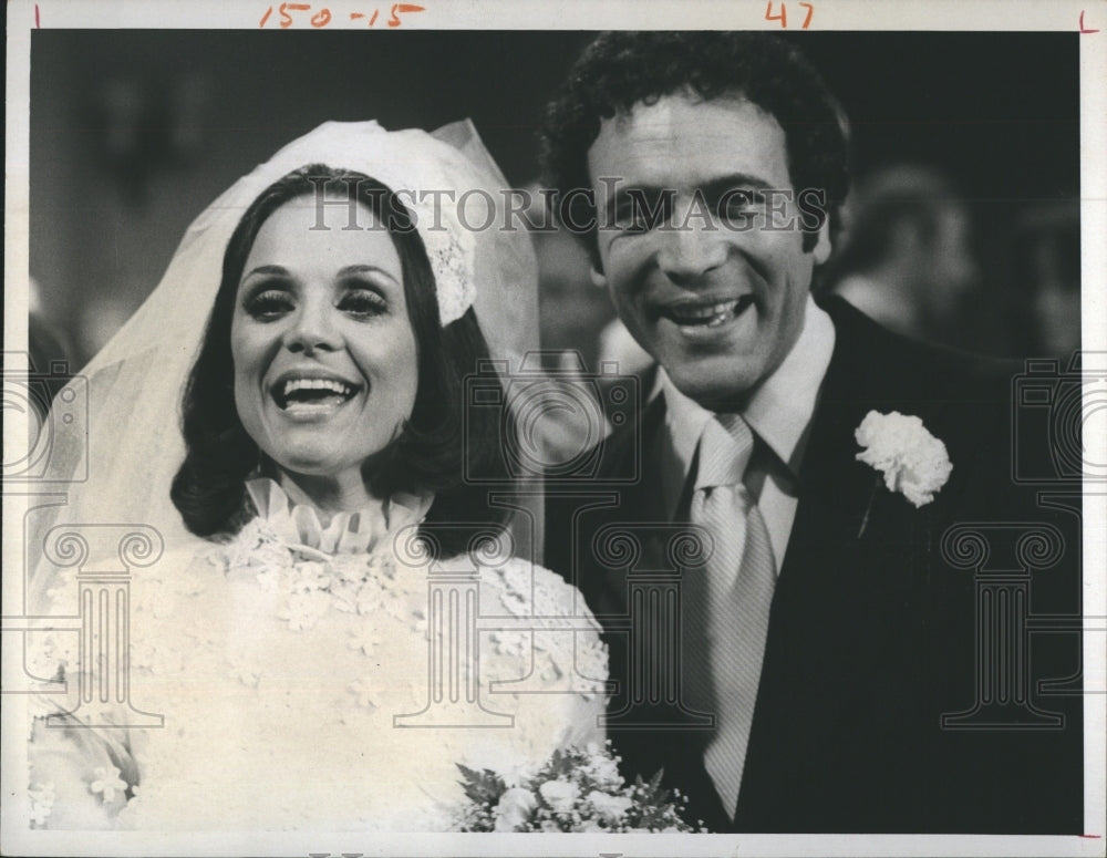 1975 Valerie Harper and David Groh Perform Wedding On Rhoda - Historic Images