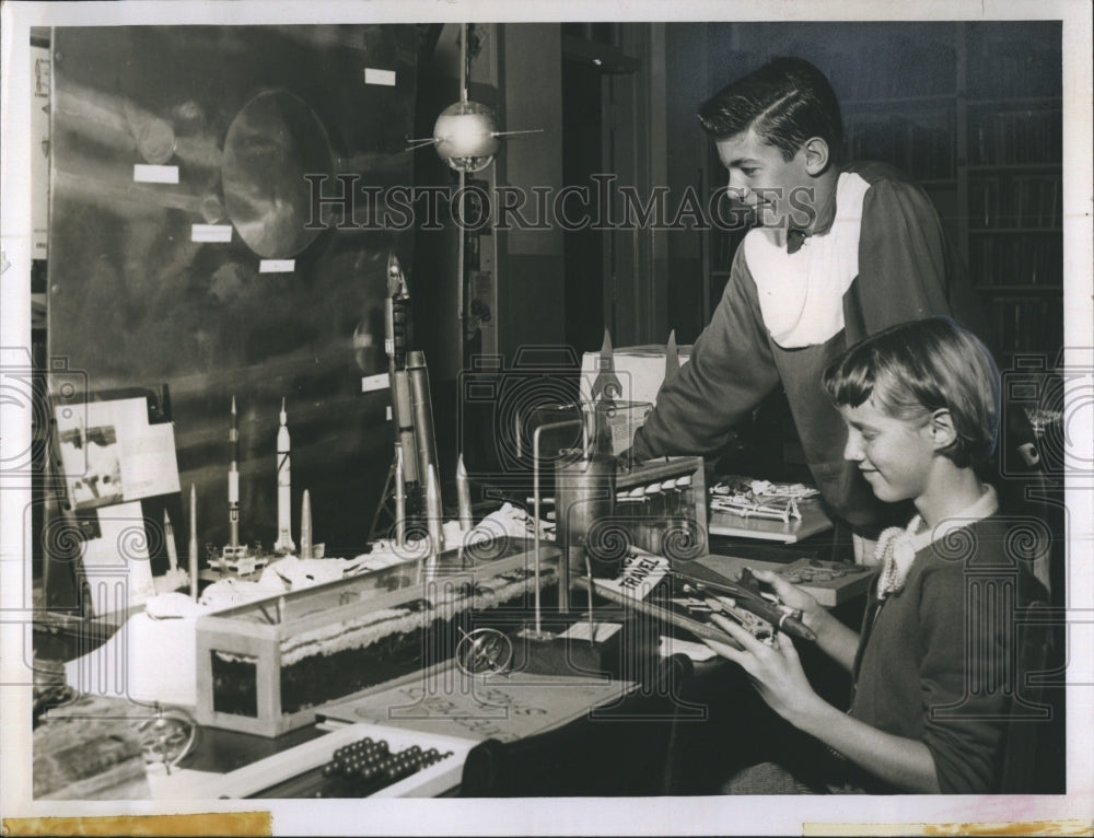 1959  Project By Robert Meeks of Lealman Junior High - Historic Images