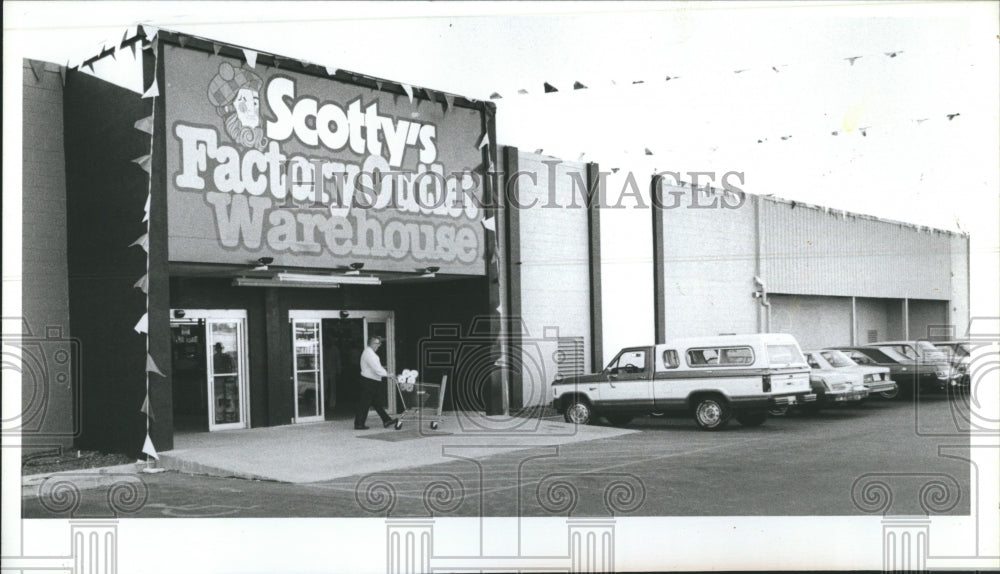1985 Scotty's Factory outlet Warehouse  - Historic Images