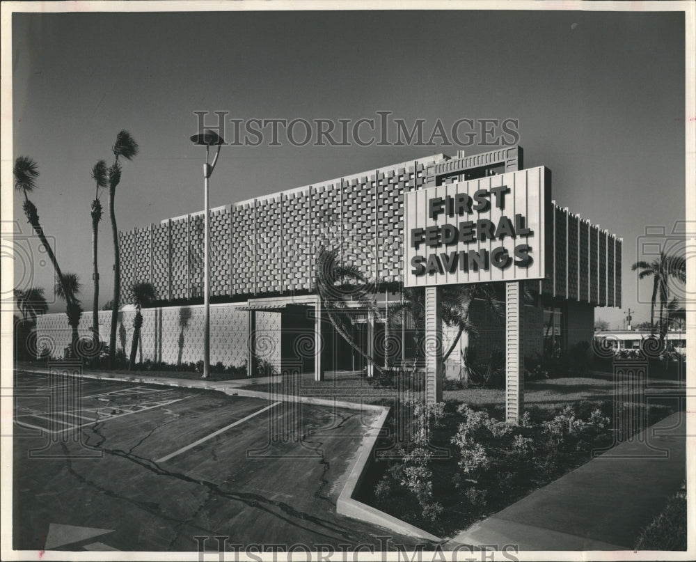 1964 First Federal&#39;s New Beach Office ready for business  - Historic Images