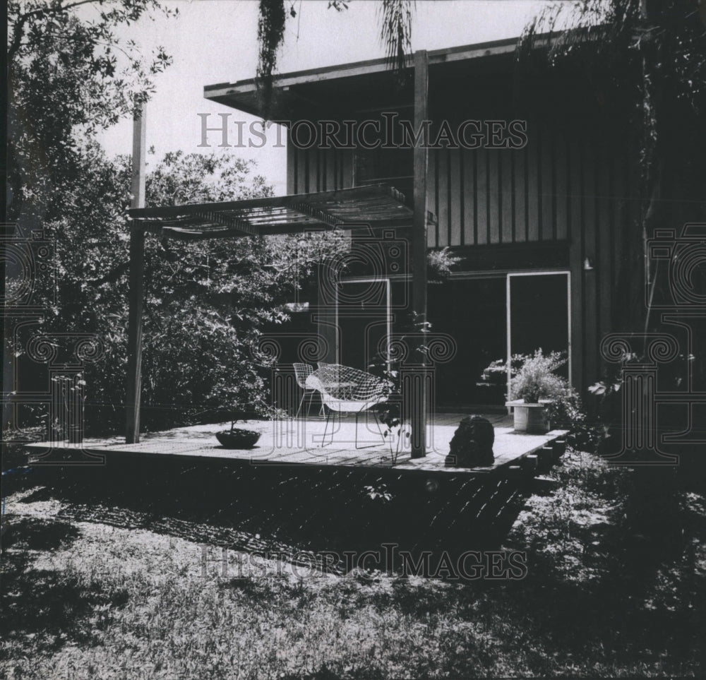 1970 The Bill Howard home.  - Historic Images