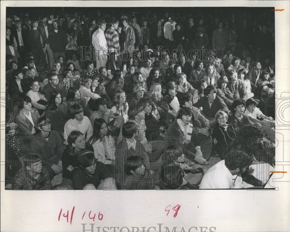 1971 Youth Gather on Municipal Pier for Street Dance - Historic Images