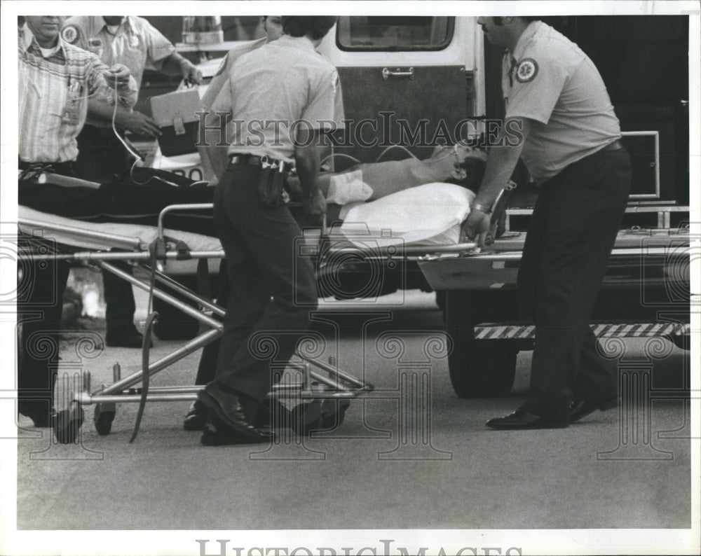 1980 Edward G Placzek Jr St Petersburg  Police Officer Shot Twice - Historic Images