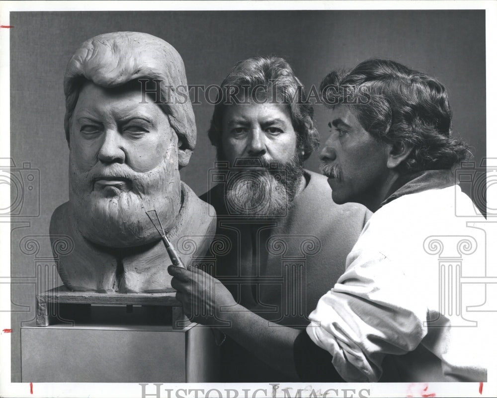 1984 Alejo Jacobo makes a bust of local sculptor Ted Teeter - Historic Images