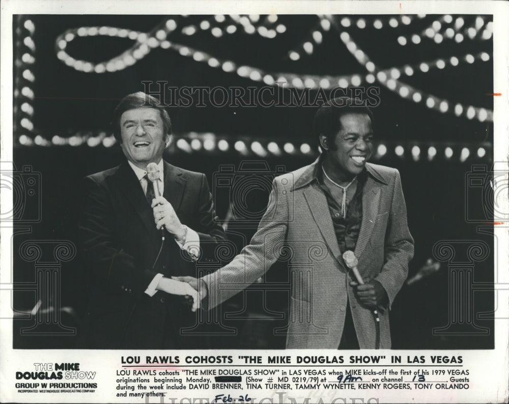 Lou Rawls cohosts &quot;The Mike Douglas Show&quot; in Las Vegas - Historic Images