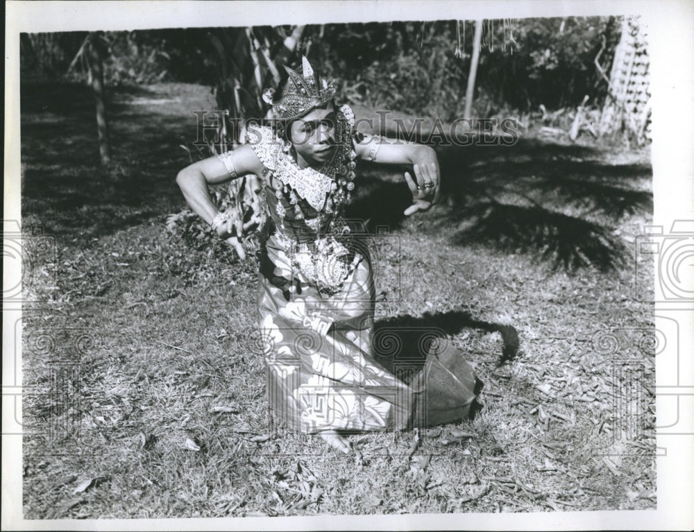 native lady dancing  - Historic Images