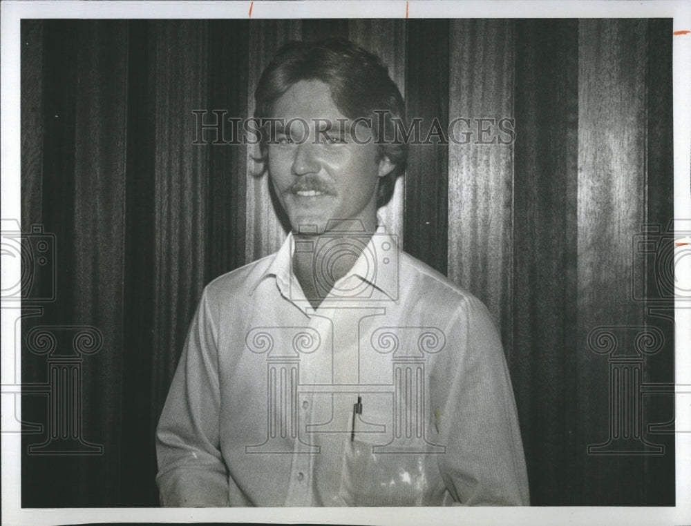 1980 VA corrective therapist Dennis Mullens of Bay Pines - Historic Images