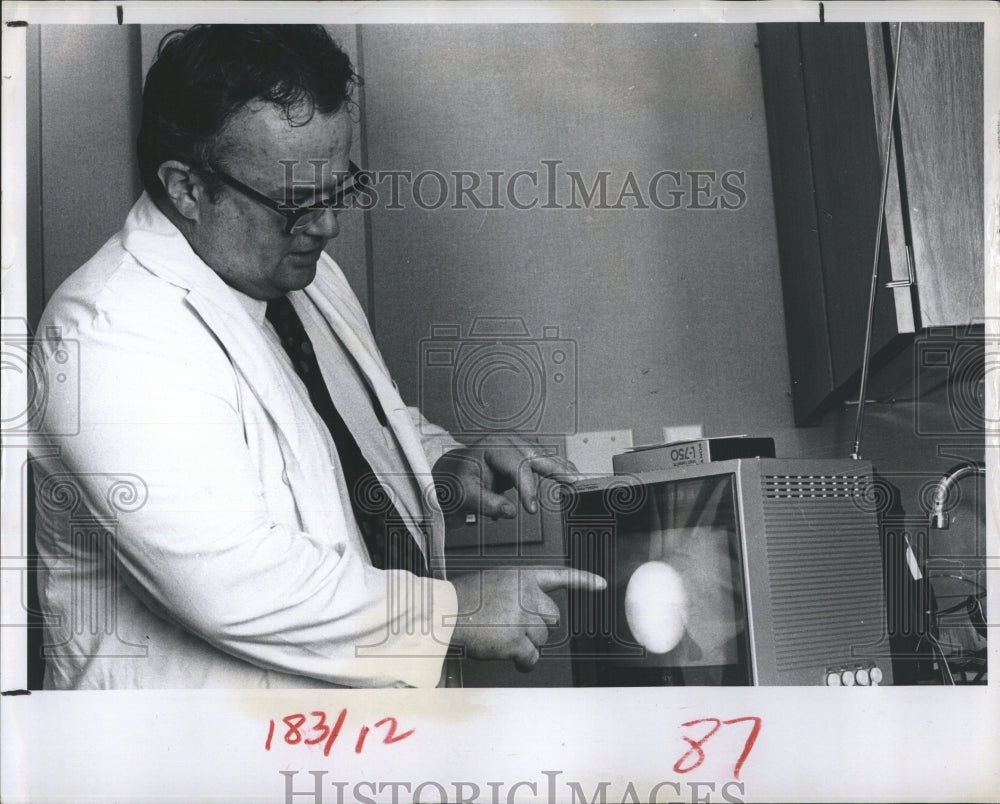 1981 Dr. Richard Perry talks about arthroscopic surgery. - Historic Images