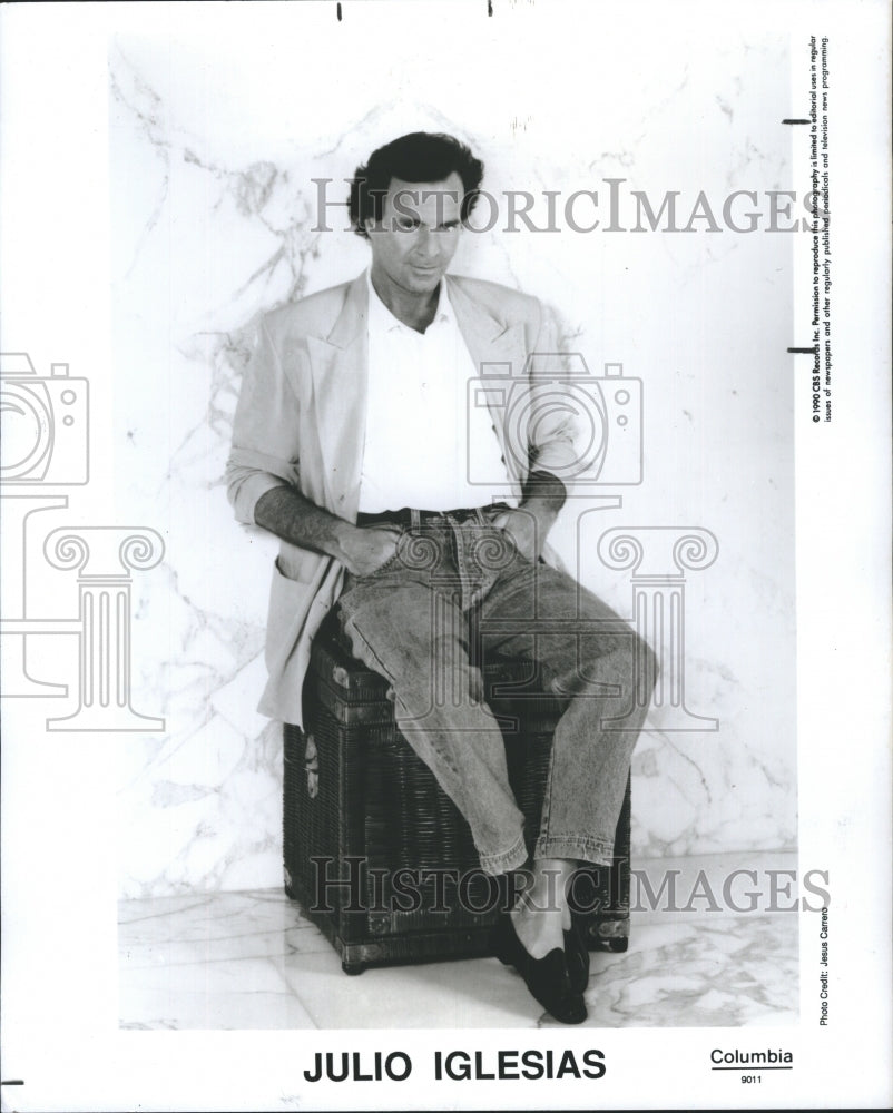 1990 Press Photo Julio Iglesias - Historic Images