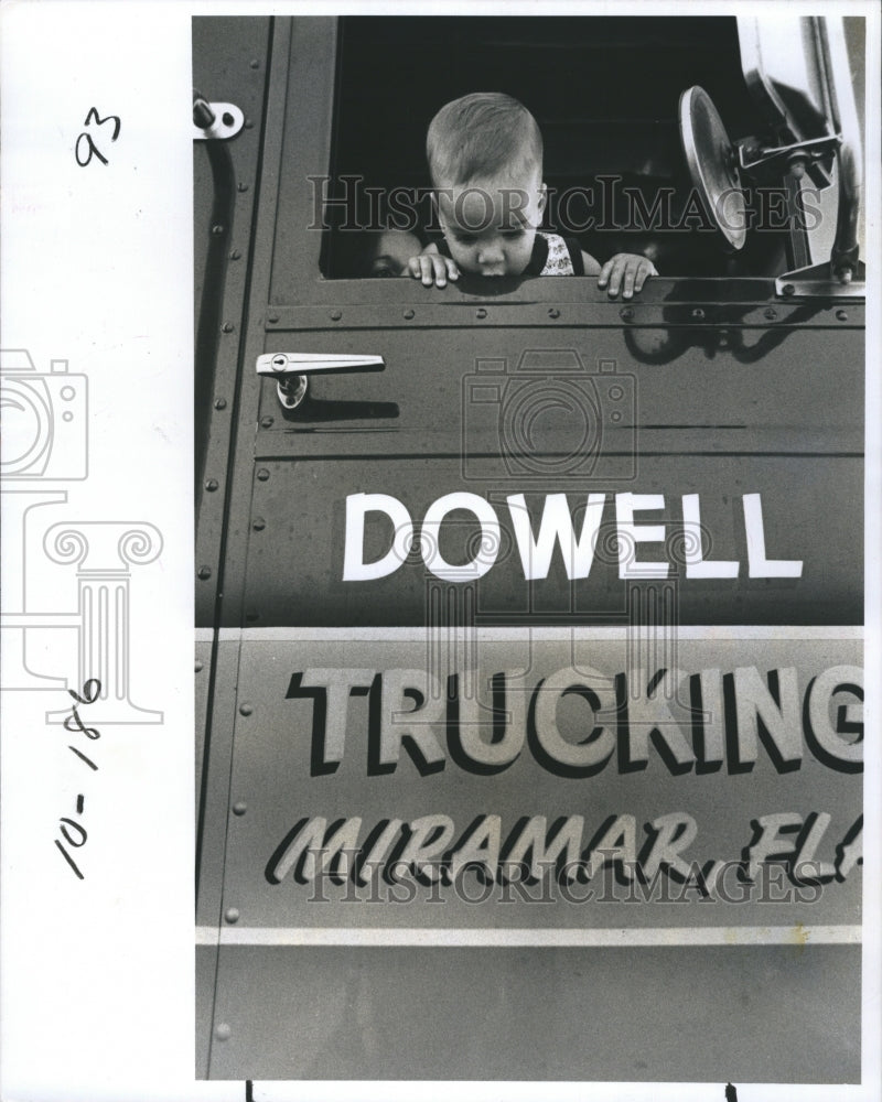 1977 Pat Dowell Truck Jason Son - Historic Images