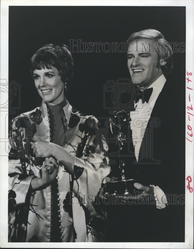 1972 Julie Andrews, Keith Michell, The Julie Andrews Hour - Historic Images