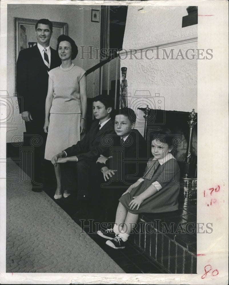 1966 Gerard O'Brien With Family - Historic Images