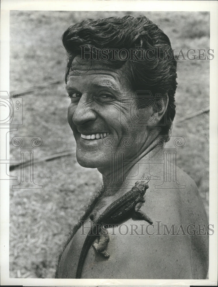1971 Hugh O&#39;Brian in&quot;Africa-Texas Style&quot; - Historic Images