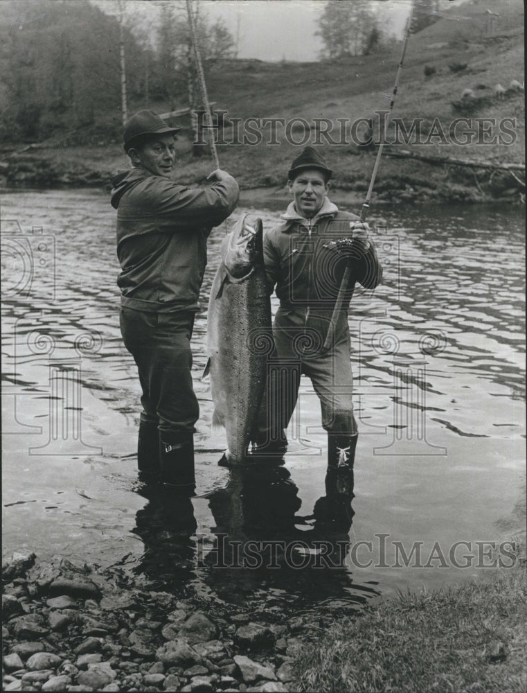 1968 Egil Catches Salmon - Historic Images